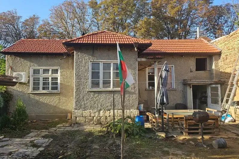 House in Raz, Promishlena zona - Zapad