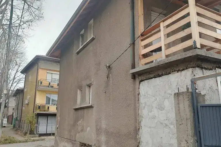 House in Pernik, Ralica