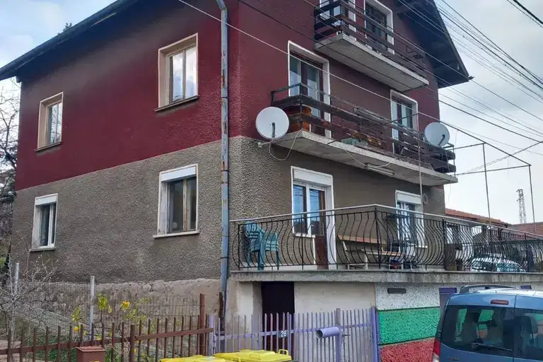 House in Pernik, Ralica