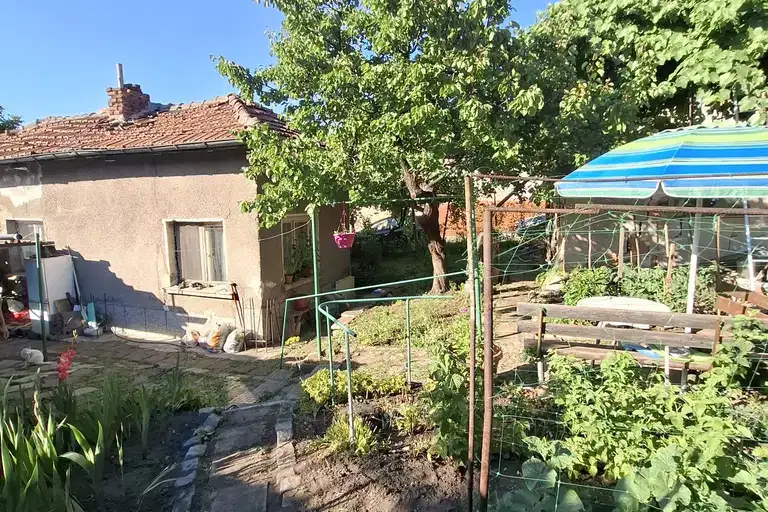 House in Pernik, Ralica