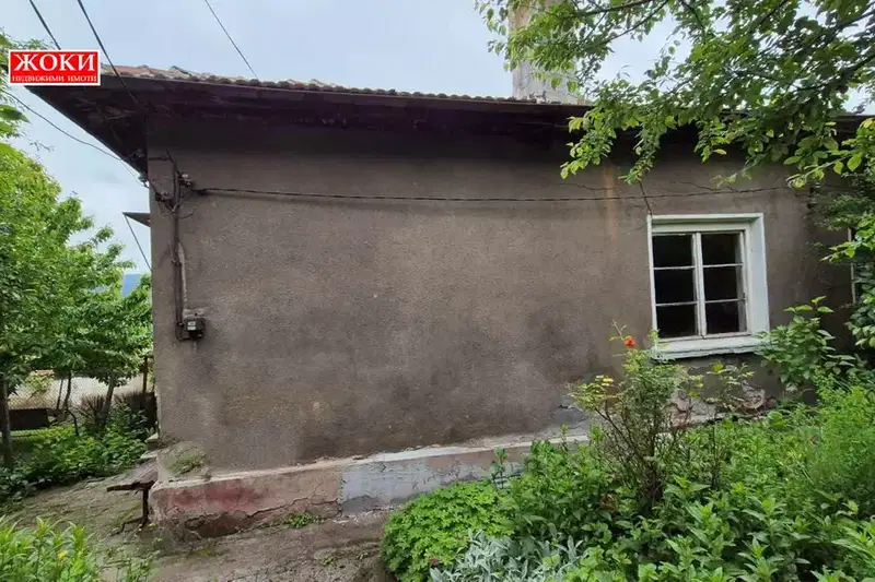 House in Pernik, Ralica