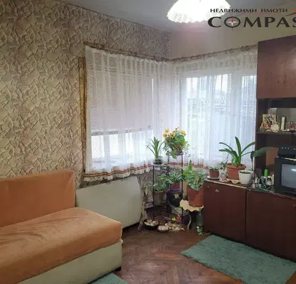 Снимка 3 — Къща в Добрич, Рилци