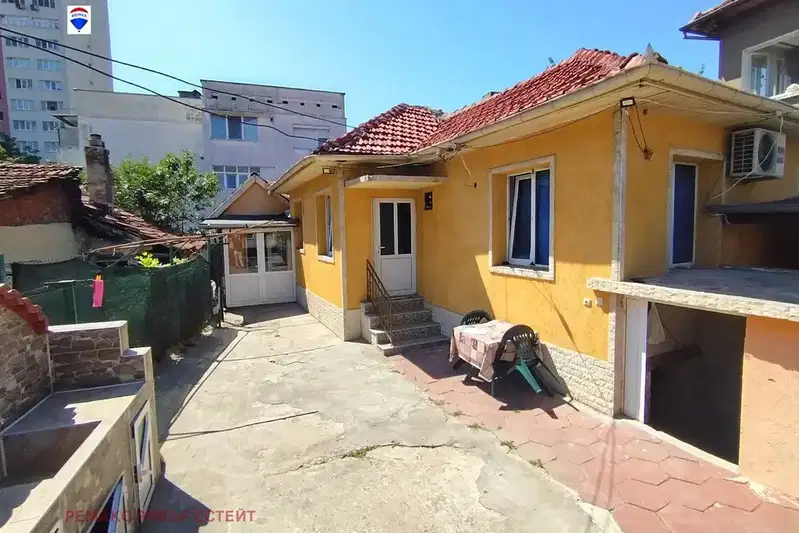 House in Ruse, Rodina 2