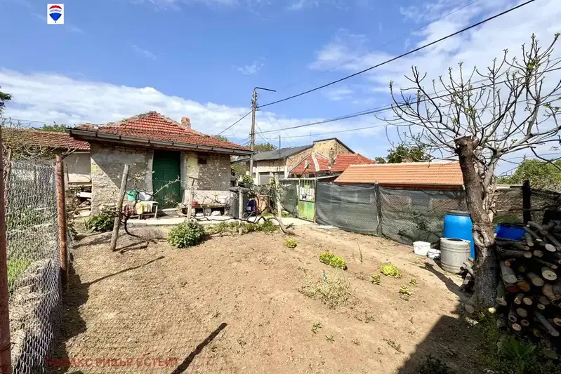 Къща в Русе, Родина 4