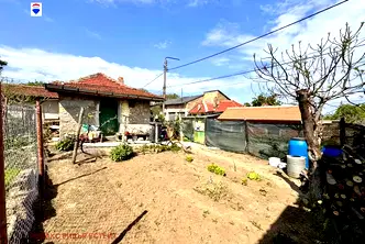 Къща в Русе, Родина 4
