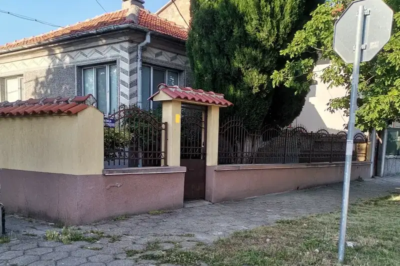 Къща в Сливен, Руски