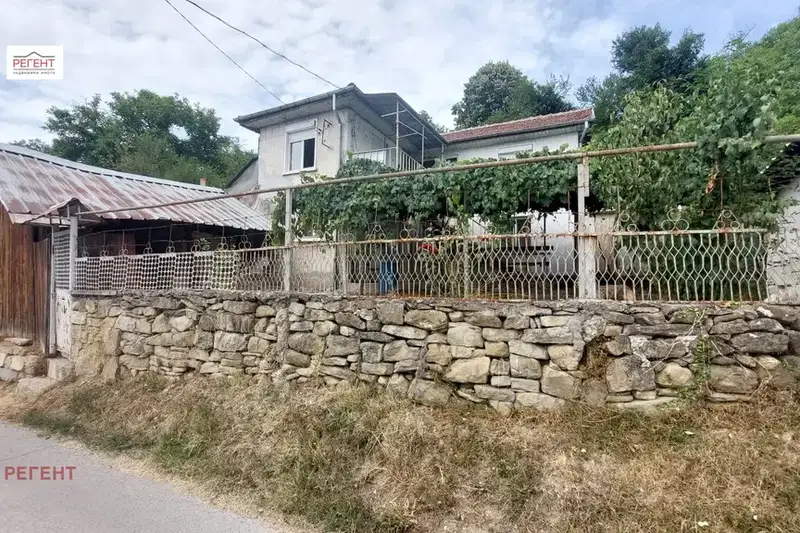 House in Gabrovo, Sarani