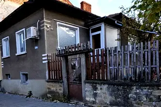 Къща в Ловеч, Широк център