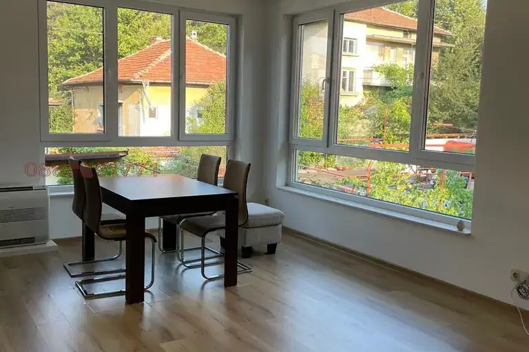 Two-storey house with 5 bedrooms in Shirok Tsentar, Pleven