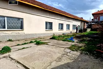Къща в Плевен, Широк център