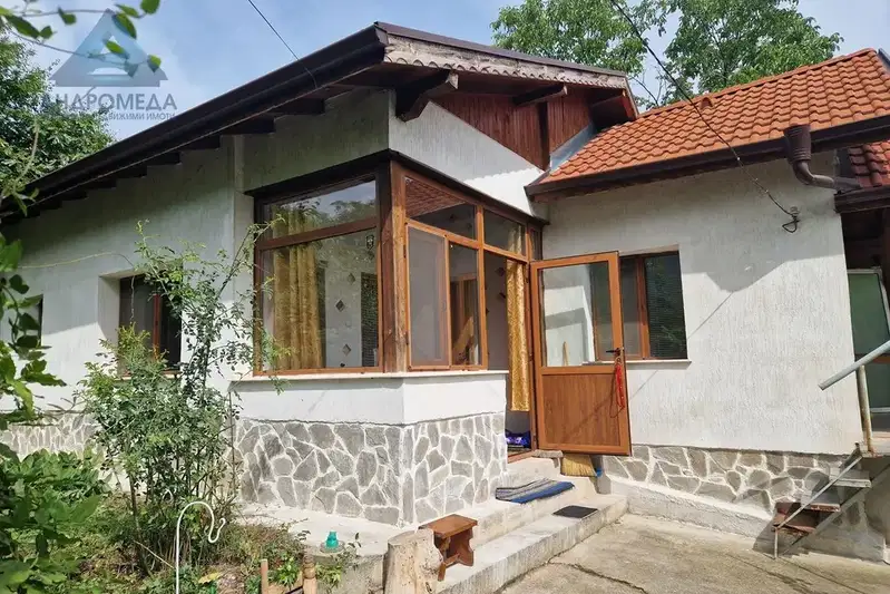 Къща в Плевен, Широк център