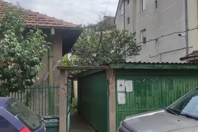 Къща в Монтана, Широк център