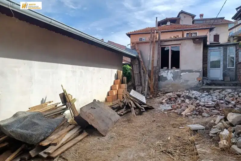House in Veliko Tyrnovo, Sveta Gora