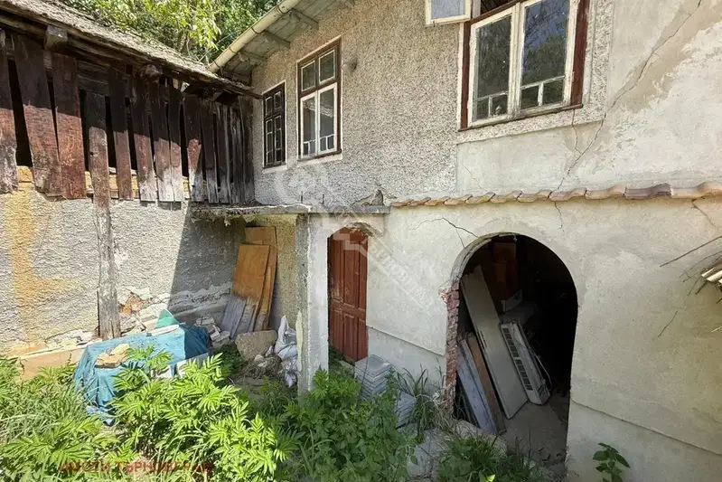 Къща в Габрово, Търсиите