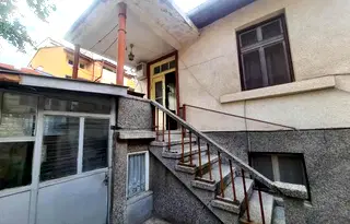 Къща в Хасково, Училищни