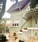 Къща в Раз, Варош