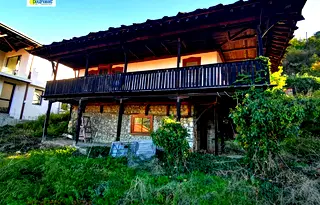 Къща в Ловеч, Вароша