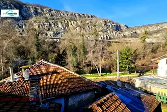 Къща в Ловеч, Вароша