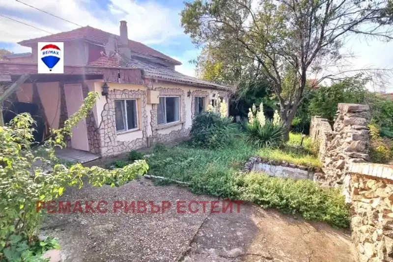 Къща в Русе, Веждата