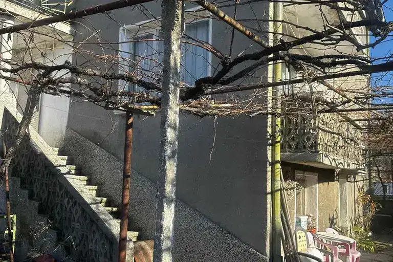 Къща в Кърджали, Веселчане