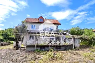 Къща в Търговище, Вилна зона