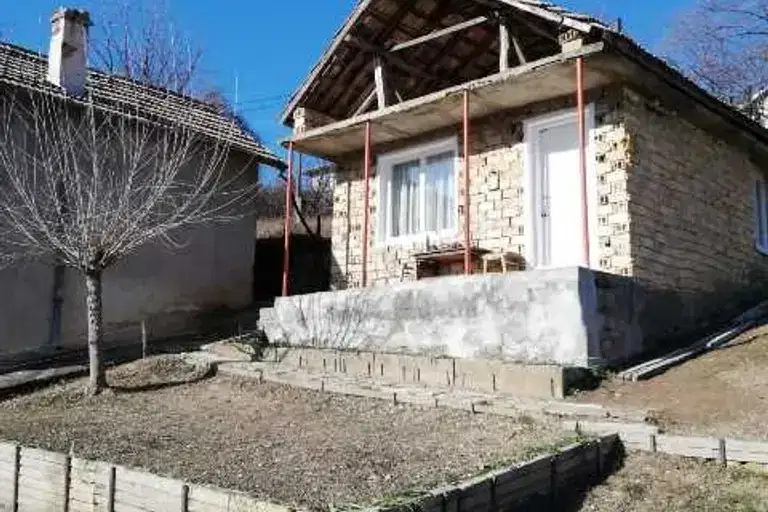 Къща в Търговище, Вилна зона