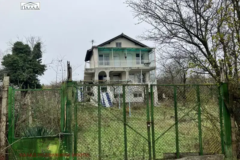 House in Varna, Vinica