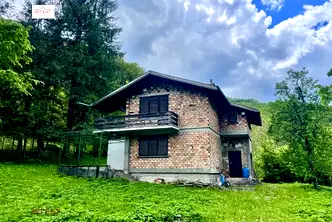 Къща в Габрово, Ябълка