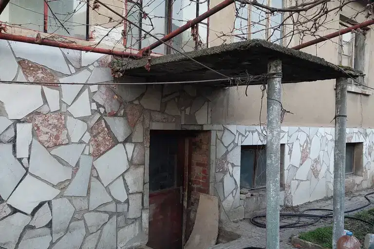 Къща в Пазарджик, Запад