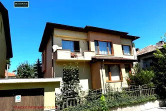 Къща в Благоевград, Разлог
