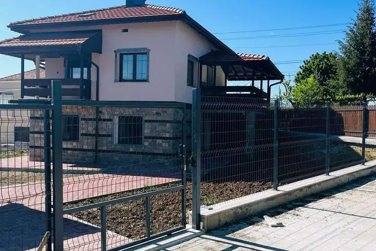 Къща в Благоевград, Сандански