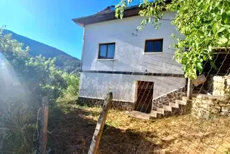 Къща в Благоевград, с. Гостун