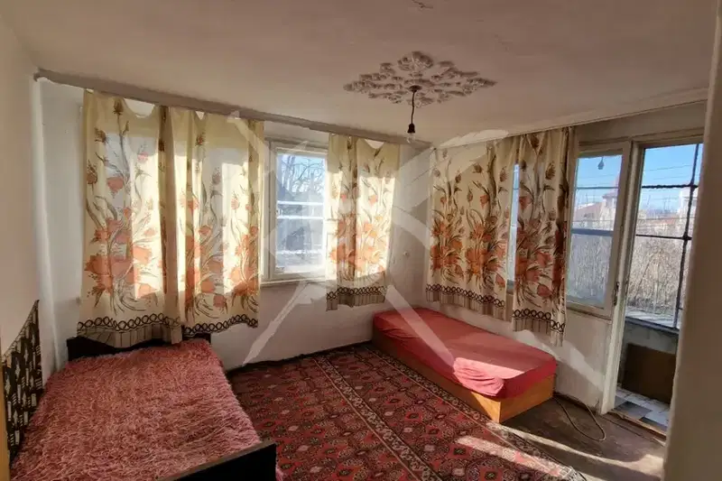 Къща в Бургас, Айтос