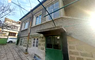 Къща в Бургас, Айтос