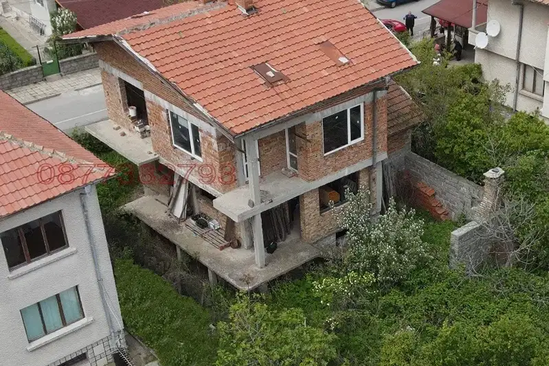 Къща в Бургас, Черноморец