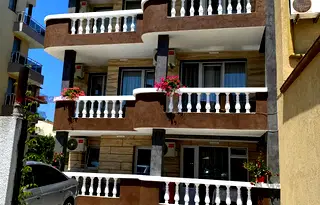 Къща в Бургас, Китен