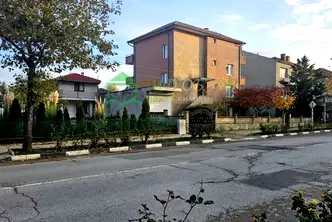 Къща в Бургас, Обзор
