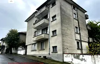 Къща в Бургас, Обзор
