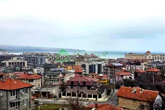 Къща в Бургас, Обзор
