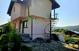 Къща в Бургас, Обзор