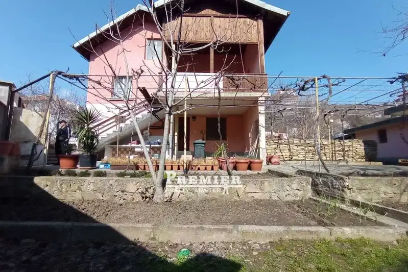 Къща в Бургас, Свети Влас
