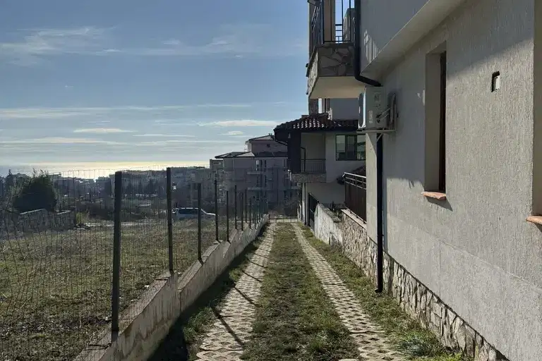 Къща в Бургас, Свети Влас