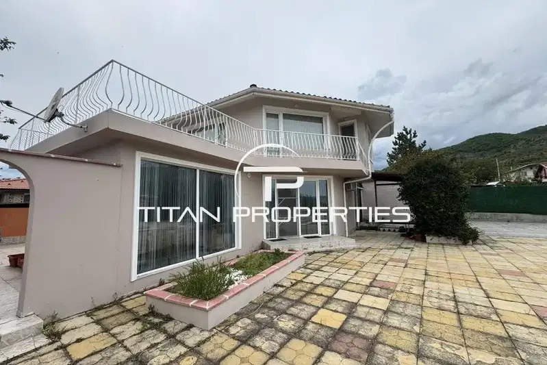 4-room house with pool in Aleksandrovo village, Burgas region