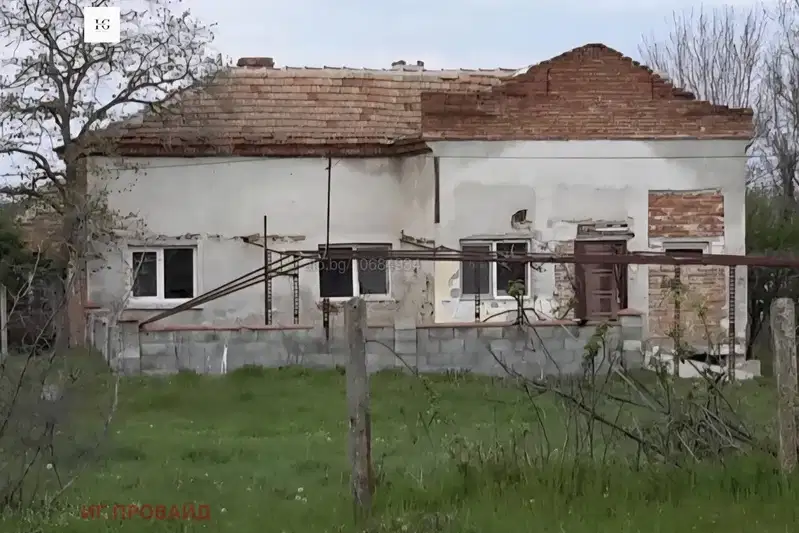 Къща в Бургас, с. Дебелт