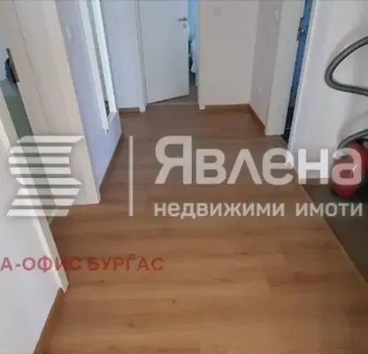 Снимка 3 — Къща с 3 спални и морска гледка в с. Емона, обл. Бургас