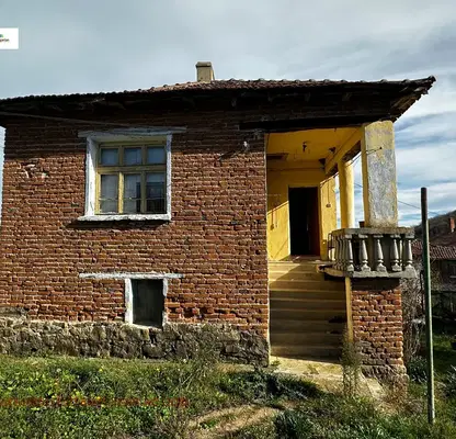 Снимка 2 — Къща в Бургас, с. Габър