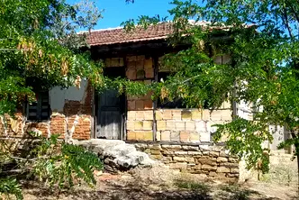 Къща в Бургас, с. Искра