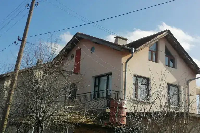 Къща в Бургас, с. Ливада