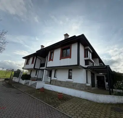 Photo 2 — House in Oblast Burgas, Lozenec