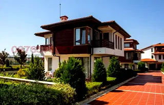 Къща в Бургас, с. Лозенец